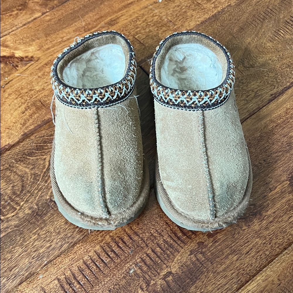 UGG Tasman II Kids Slip Ons in Chestnut